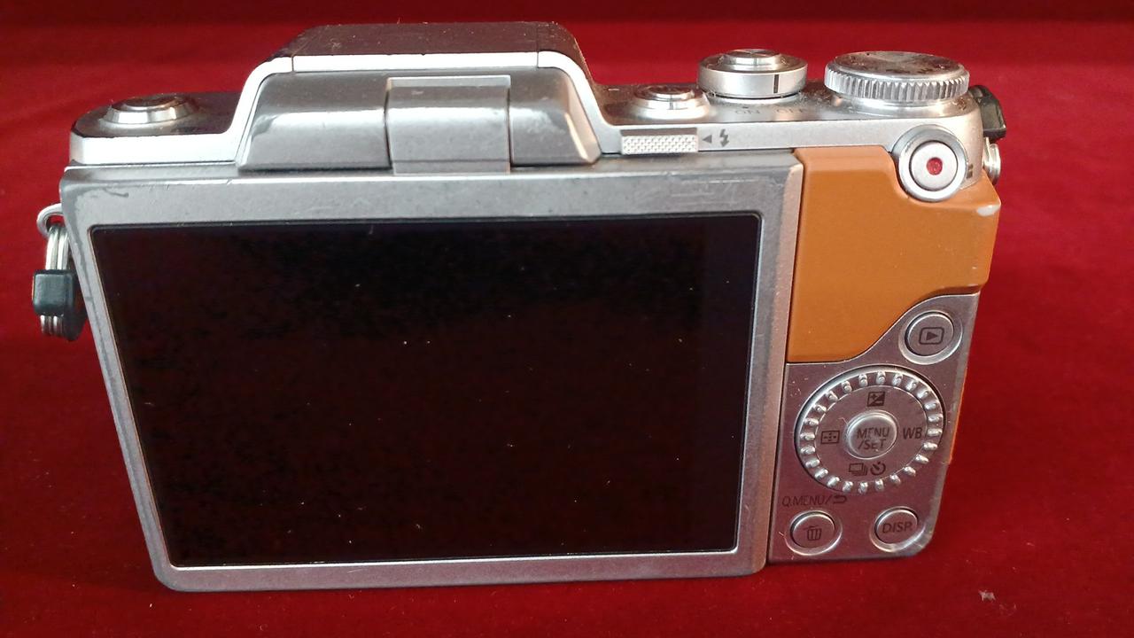 118011 ジャンク品 Panasonic パナソニック ミラーレス一眼 LUMIX DMC