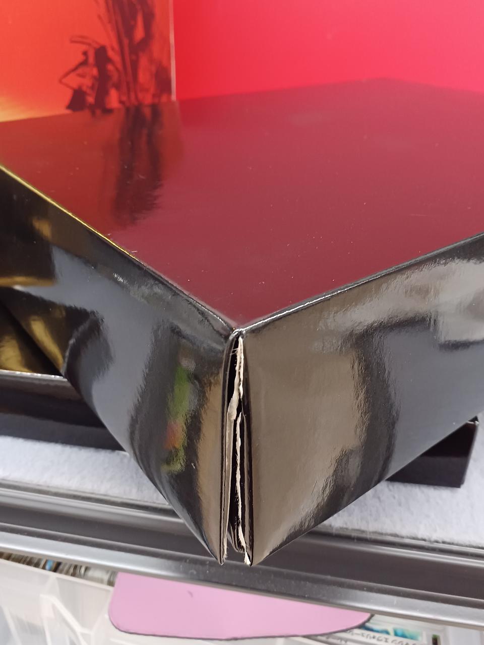 箱破れあります