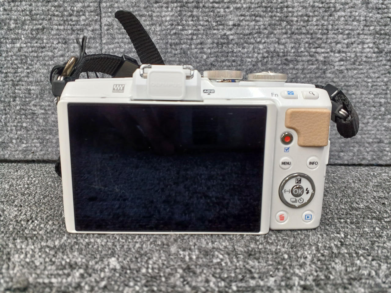 OLYMPUS|ミラーレス一眼|【ハードオフ公式通販】オフモール