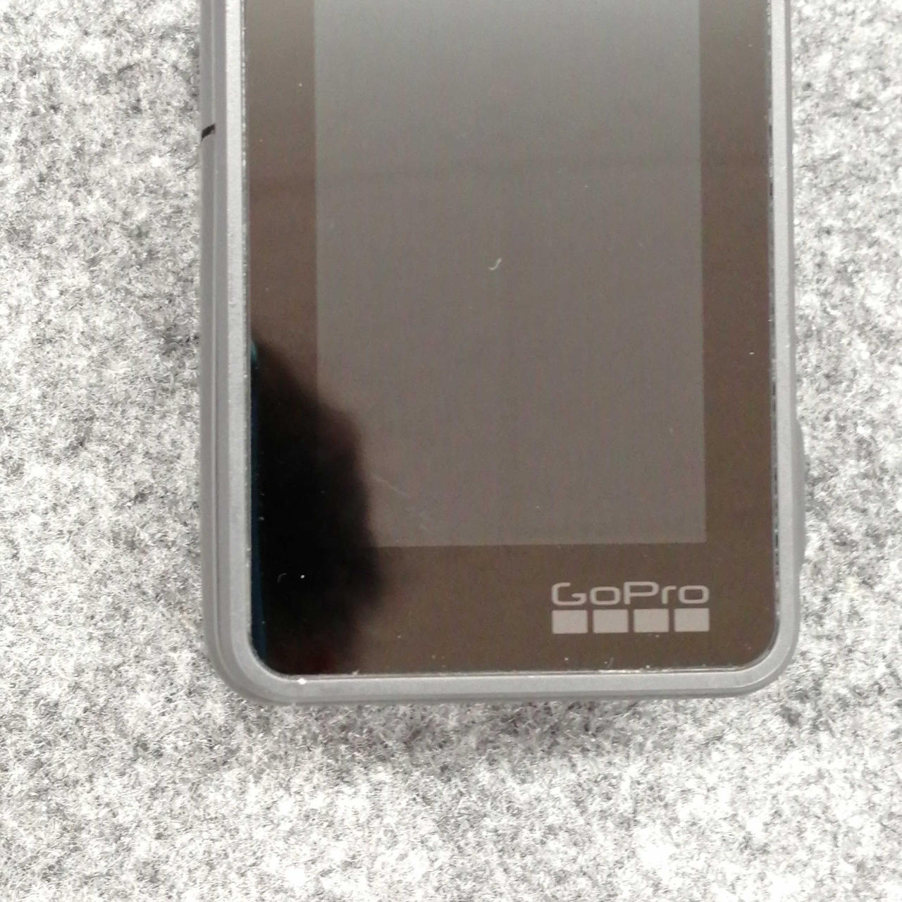 液晶左下にキズあります