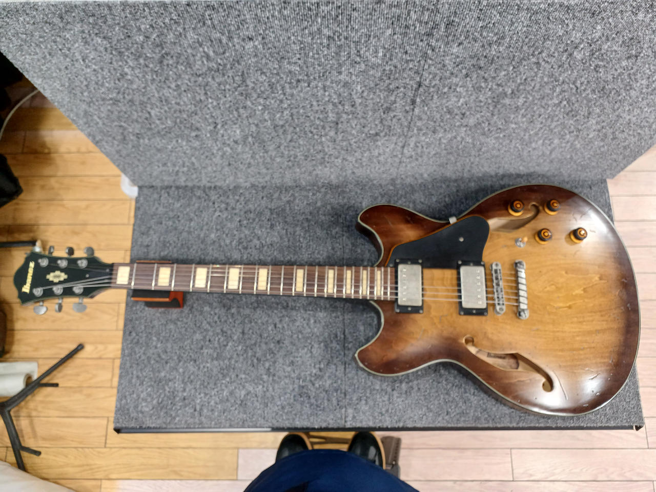 ［美品］アイバニーズ製セミアコ エレキギター】Ibanez 高品質ホロウボディモデル “AM93QM” ”AG85
