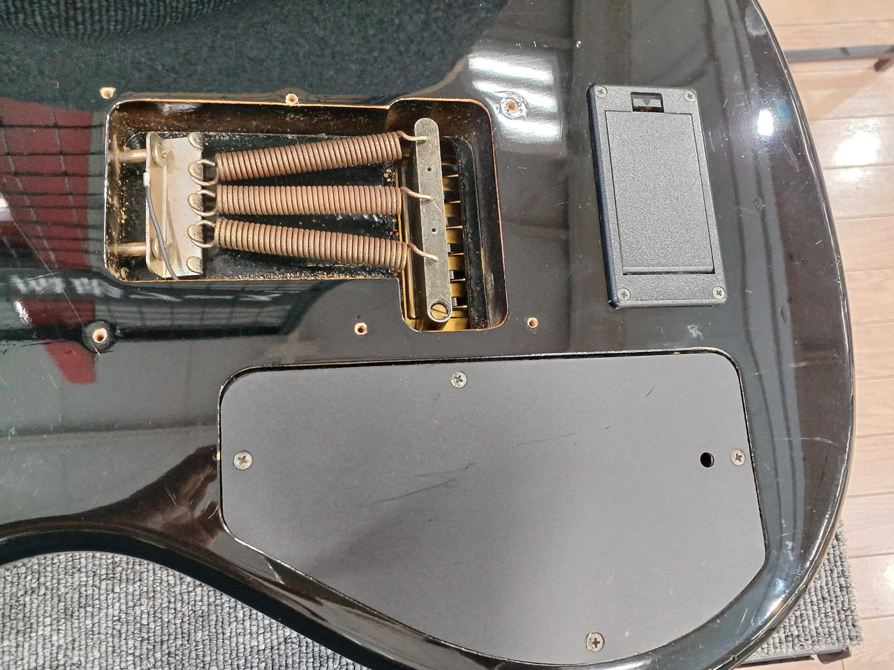 FERNANDES アメリカ国旗デザイン エレキギター ギターケース付き 人気新品入荷 FERNANDES アメリカ国旗デザイン エレキギター