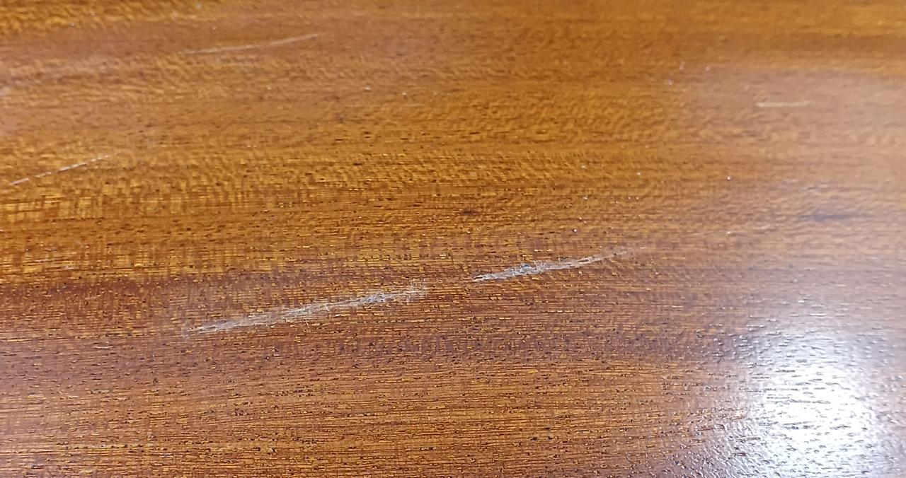 ボディにキズあります