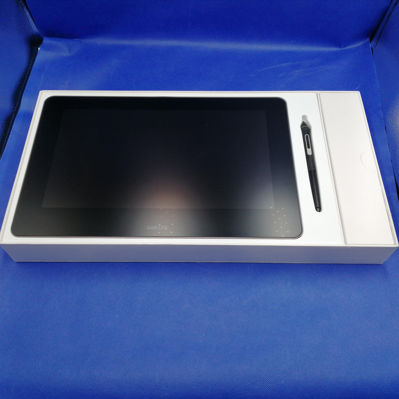 Wacom 液晶ペンタブレット 本体 付属品有 美品 ユアサプライムス.com｜ワコム ペンタブレット Wacom Intuos