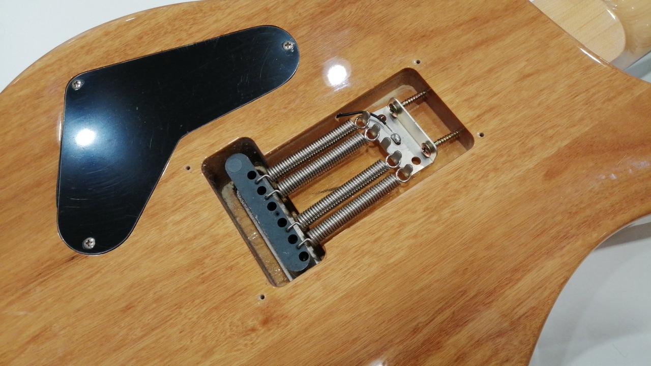 4本掛けになっていますが一本付属してます