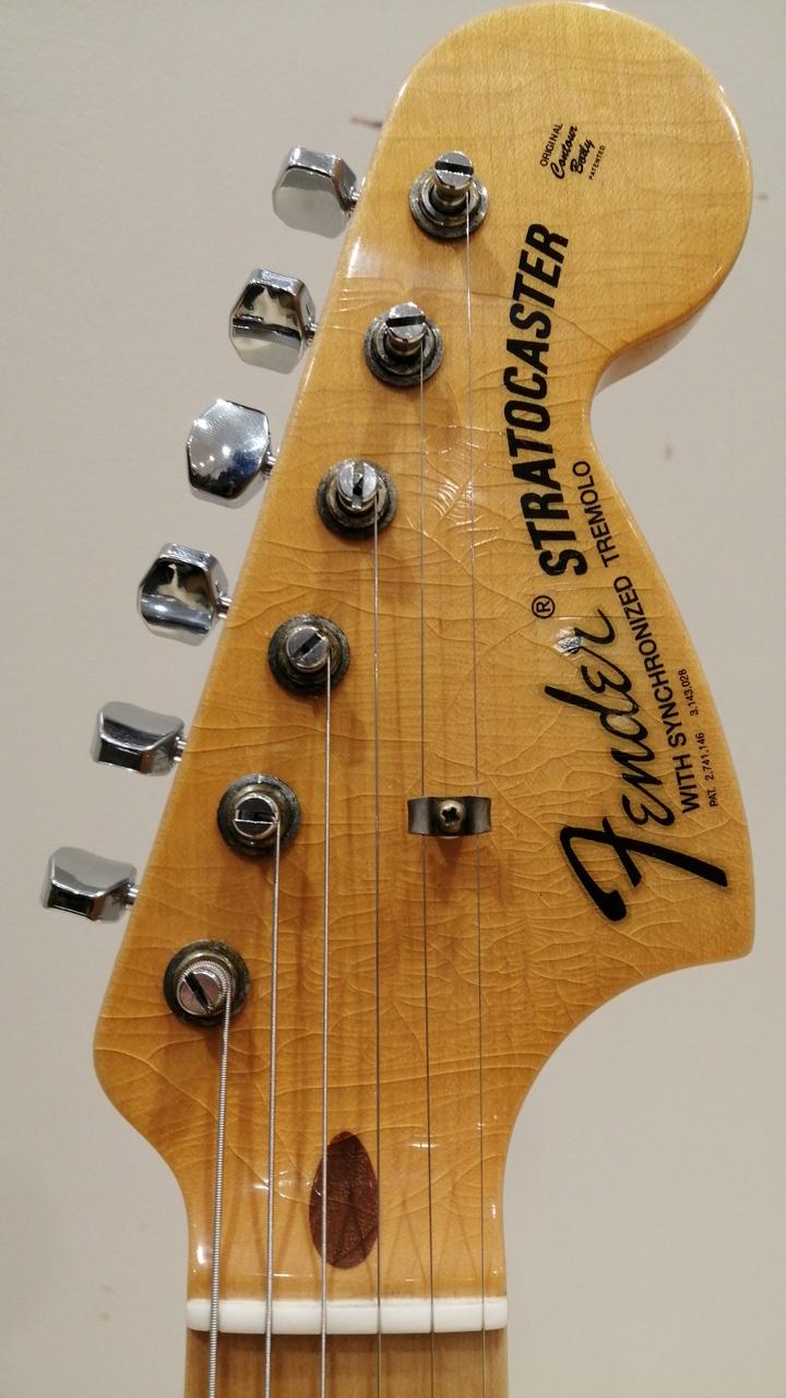 ヘッドにもレリックが入っています