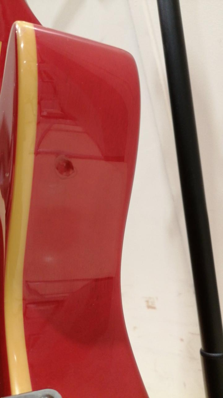 ボディ側面打痕