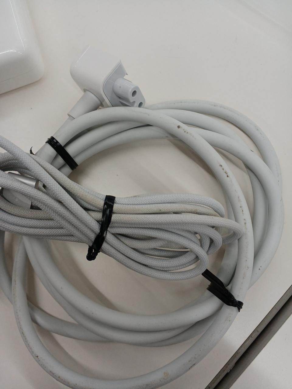 ケーブル汚れあり