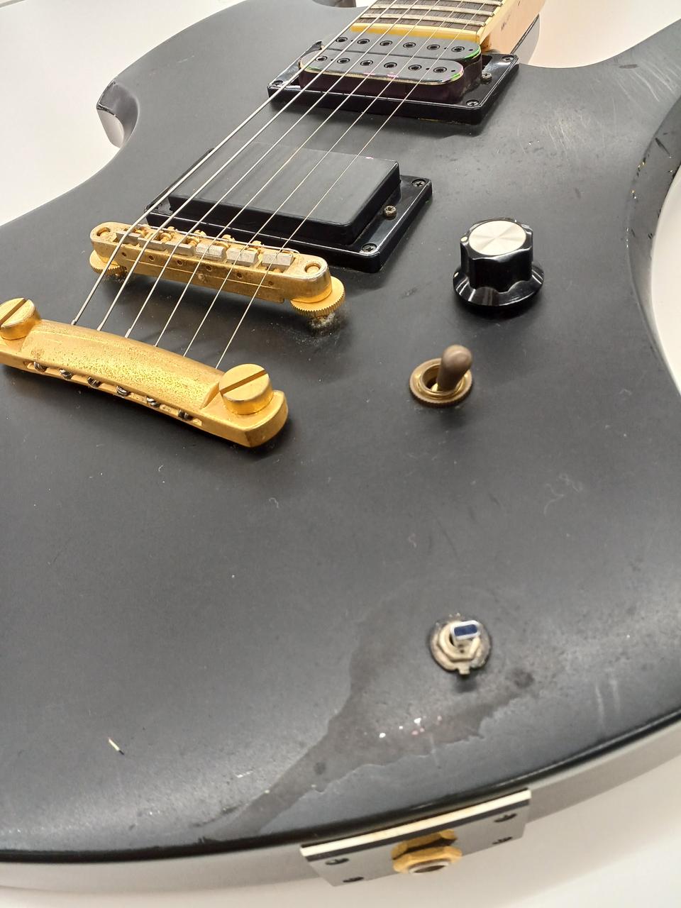 フェルナンデスエレキギター　自作塗装品 o3074219215005853699.jpg