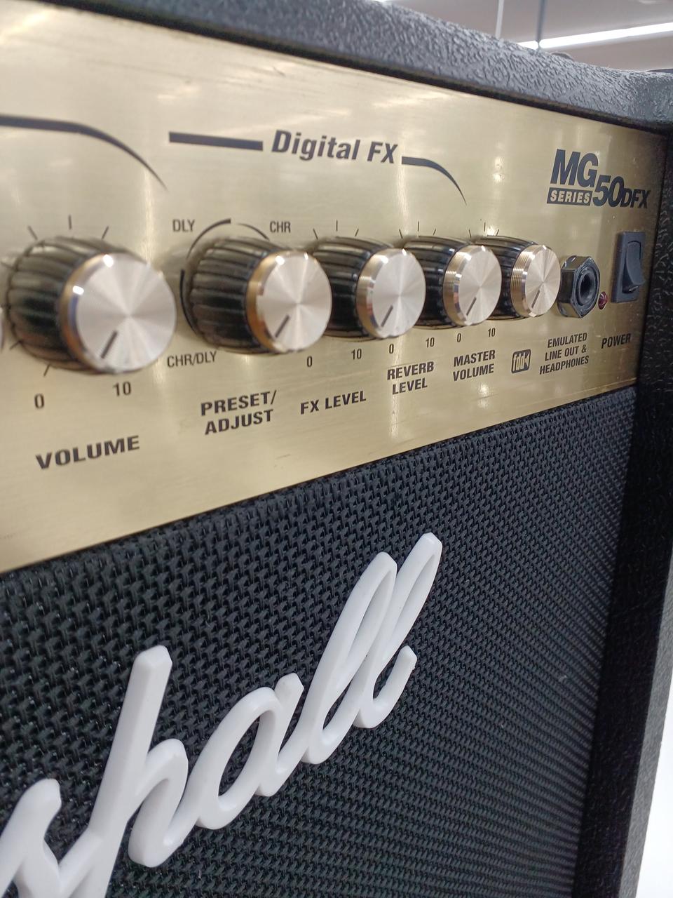 パネル小キズあり