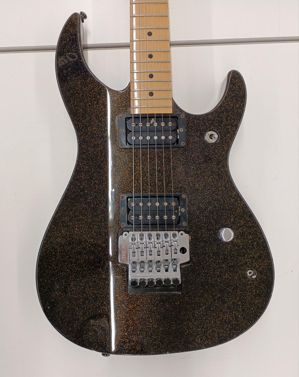 Killer エレキギター ブラック Floyd Rose搭載 ※傷多め・現状品 KILLER|エレキギター|【ハードオフ公式通販】オフモール|1010190000050322
