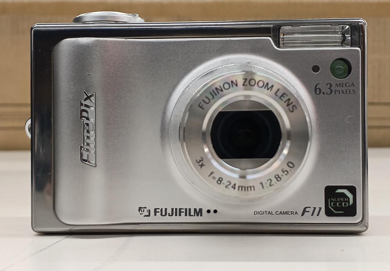 FUJIFILM/フジフィルム 】 FinePix F11 デジタルカメラ コンパクト