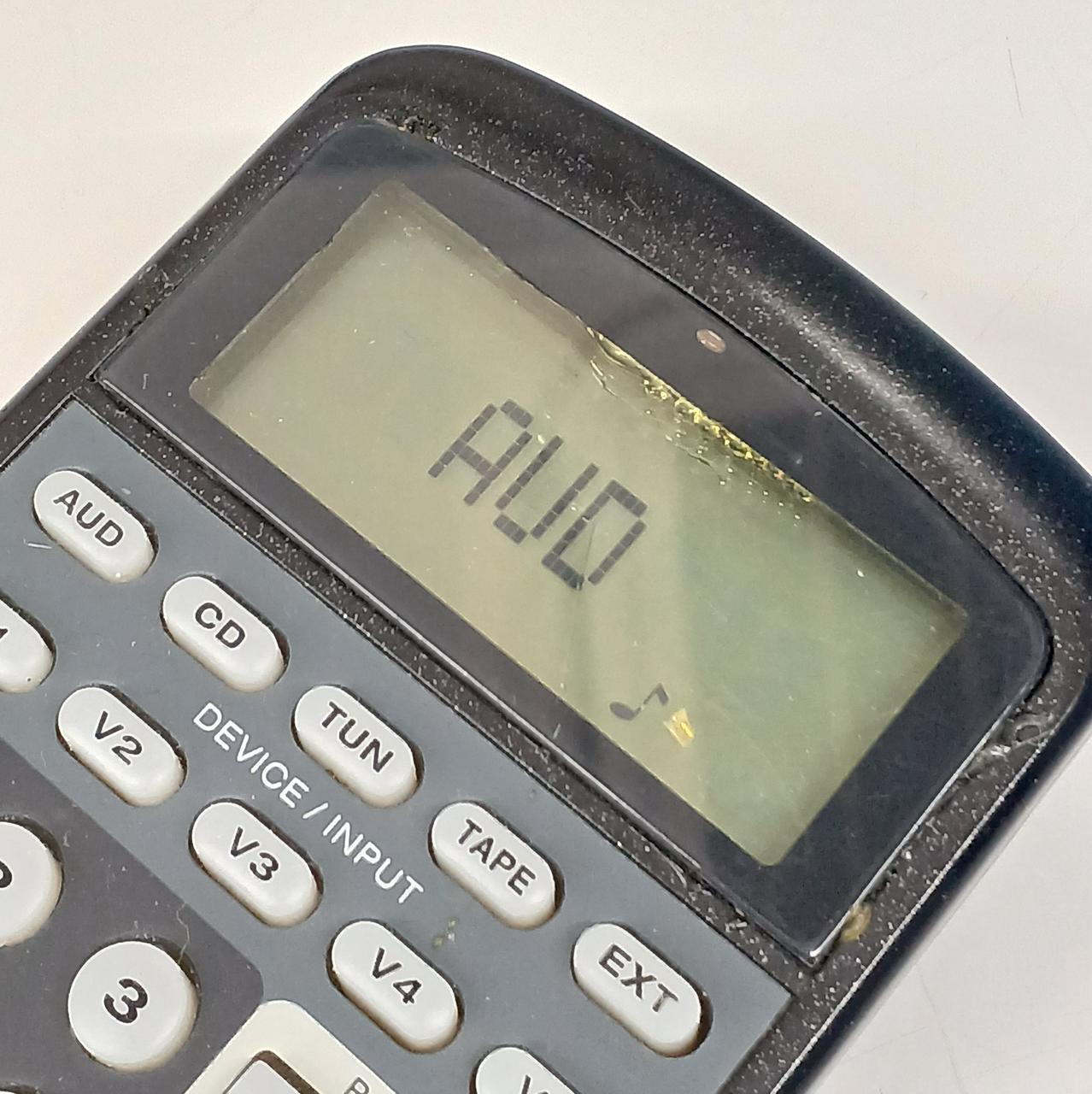 接着剤の溶けあとあり