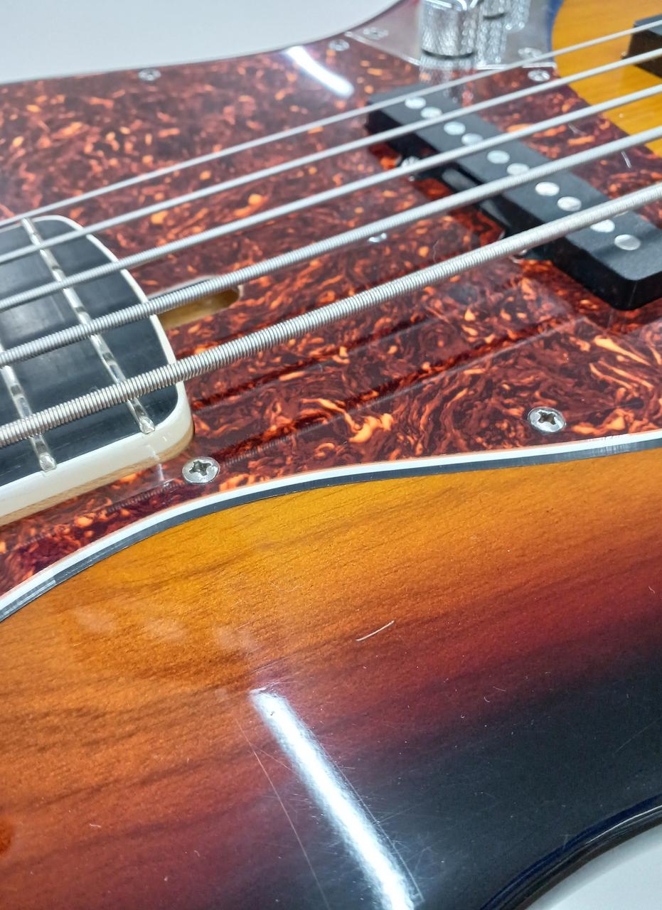 線上の小さなキズあり