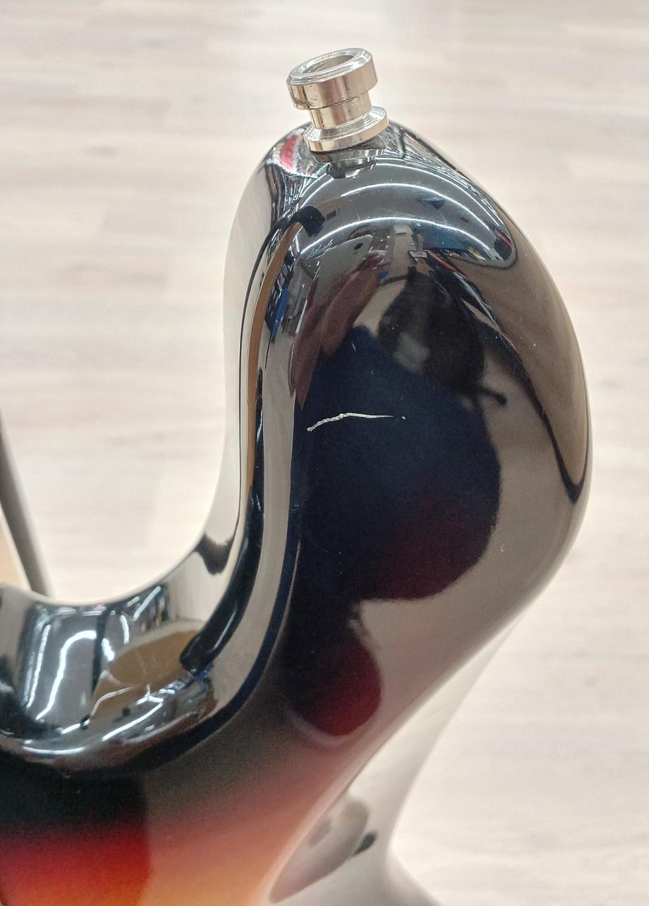 ボディ背面1センチ程度の線キズ