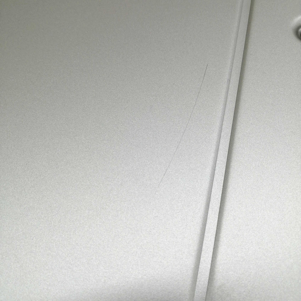 キズあります。