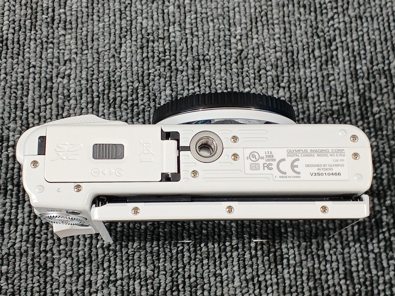 OLYMPUS ミラーレスカメラ ホワイト　本体+付属品 Amazon | OLYMPUS ミラーレス一眼 PEN Lite E-PL3 ボディ ホワイト E