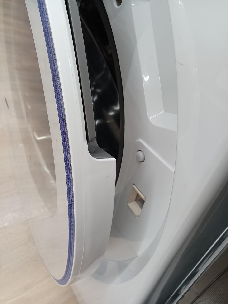 ドア閉めにくくなっています。