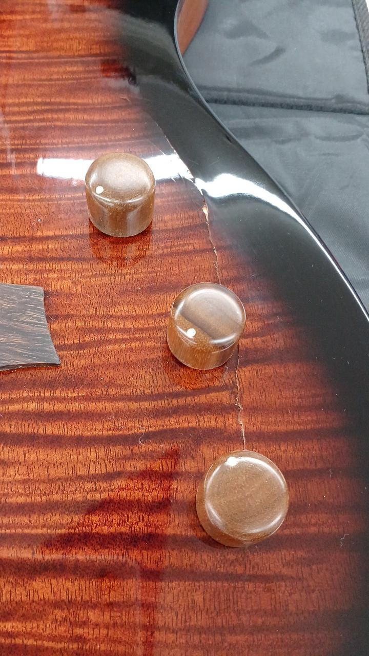 コントロール付近大きく割れています