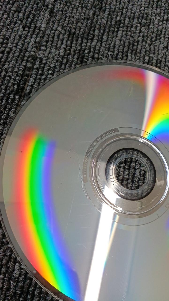 DISC3裏面です。キズあります。