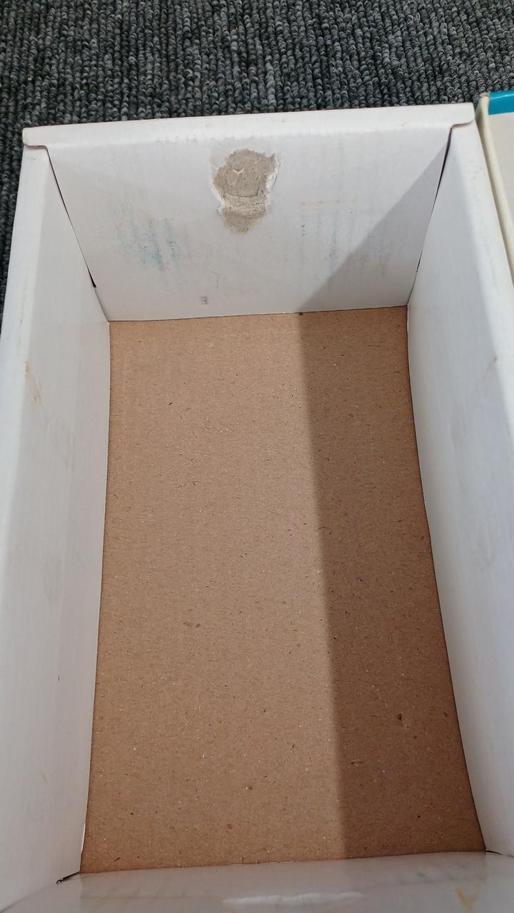 キズあります。