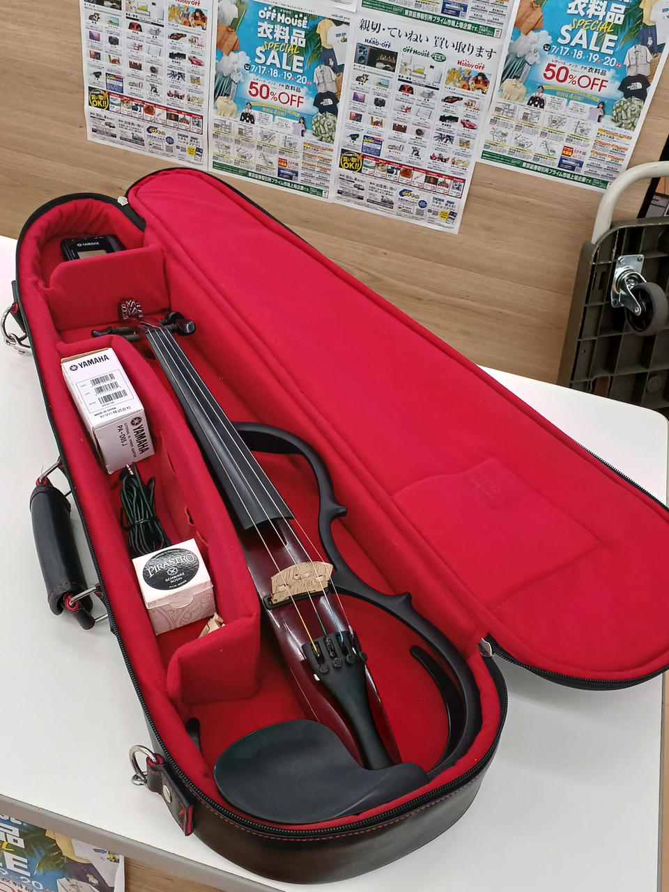 【極美品】YAMAHA SV-110 サイレントバイオリン 赤 付属品多数 YAMAHA|その他サイズ ヴァイオリン|【ハードオフ公式通販】オフモール