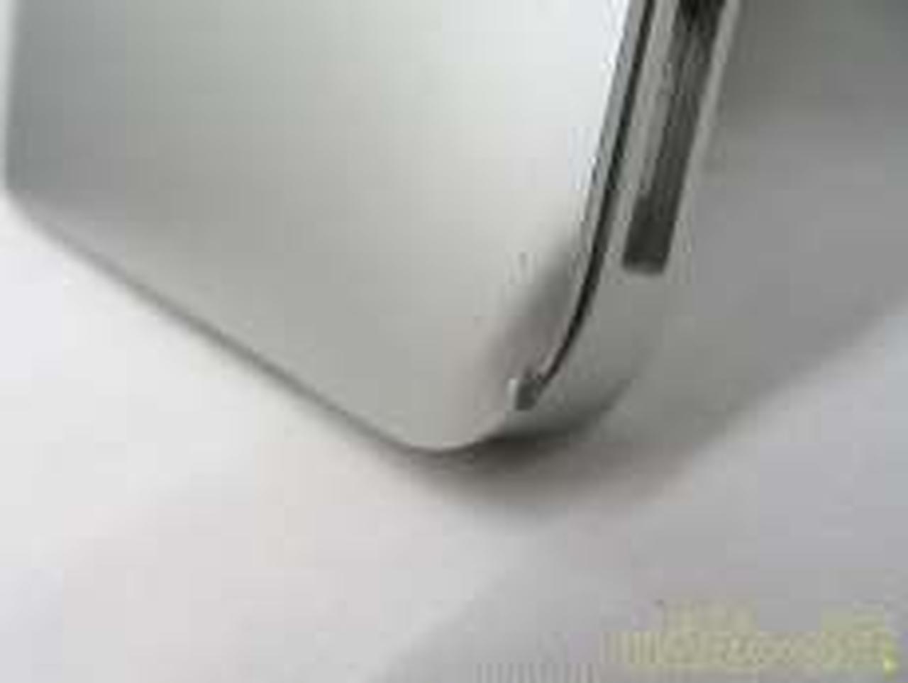 本体にある凹みです