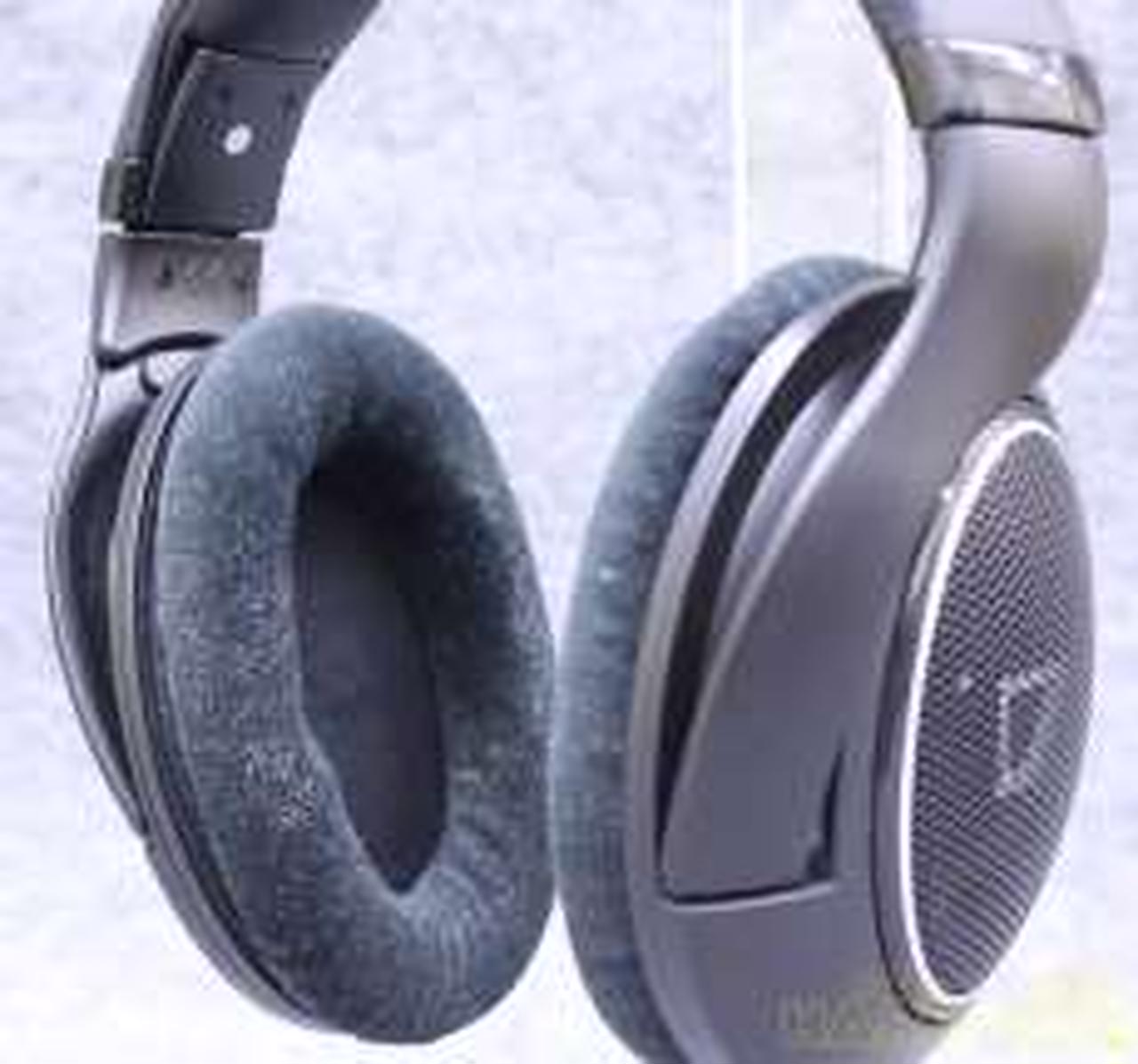 左側の同内側。両耳あてに使用感。