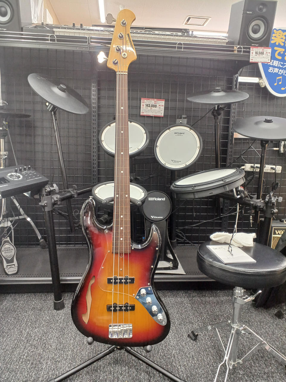 バッカス　ユニバース　フレットレスジャズベース　リフィニッシュ　そこそこ美中古品 バッカス ユニバース フレットレスジャズベース リフィニッシュ