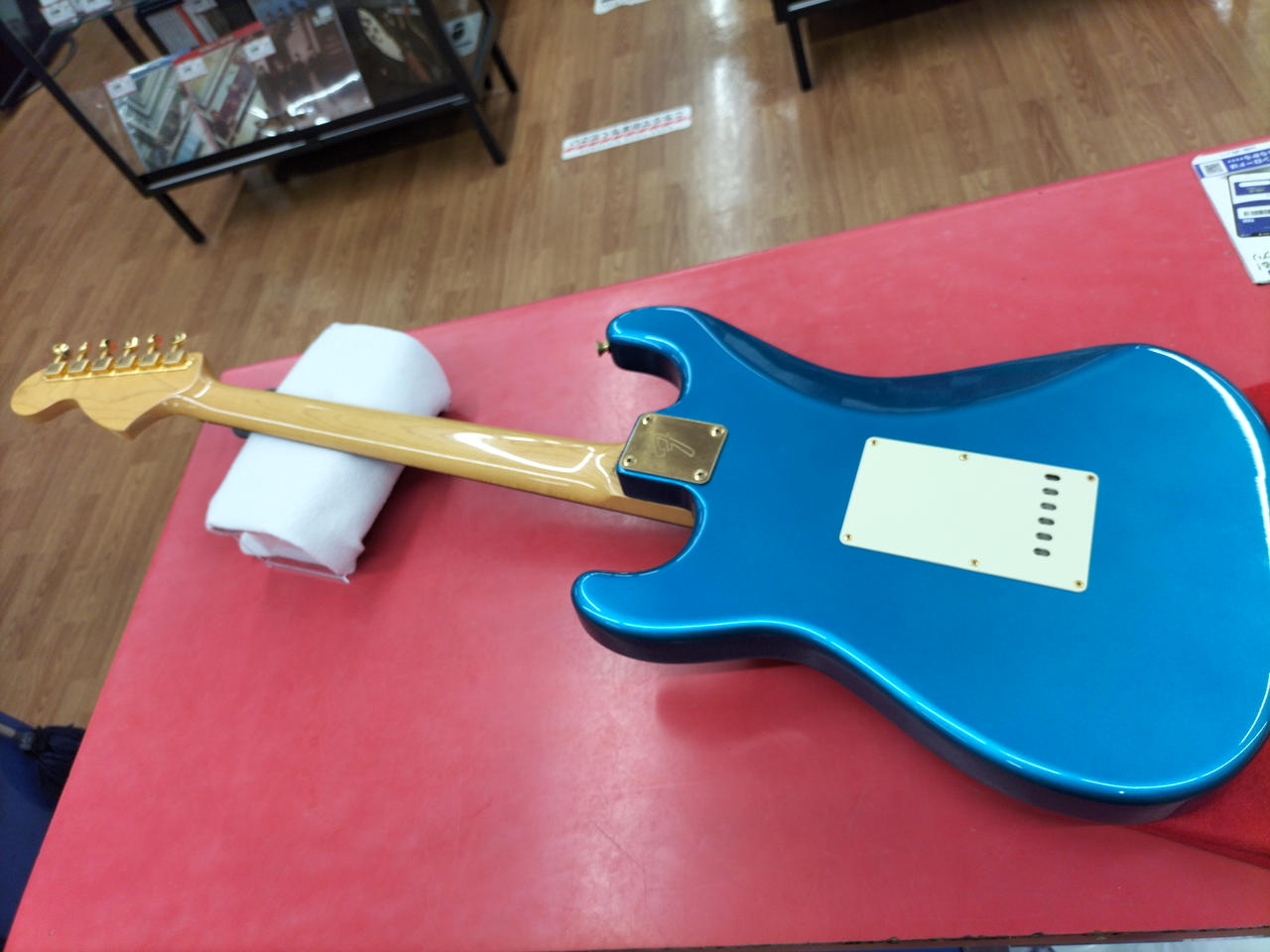【写真追加】ストラトキャスター Fender Player II Stratocaster Aged Cherry Burst【3.08kg