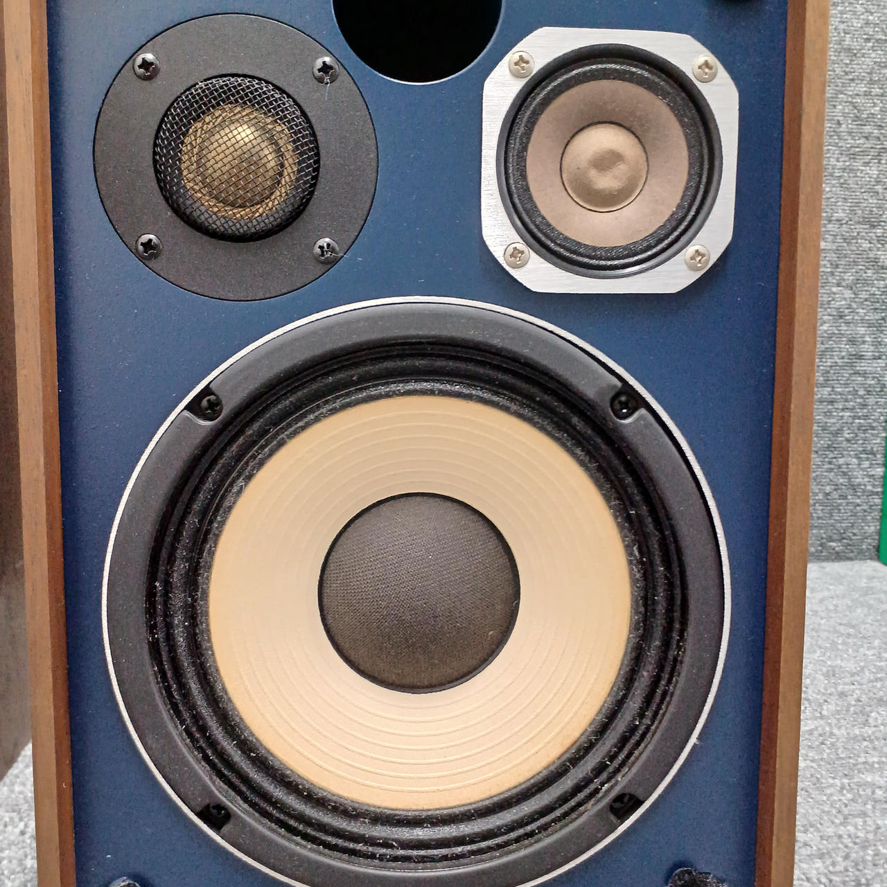 右上若干へこんでます