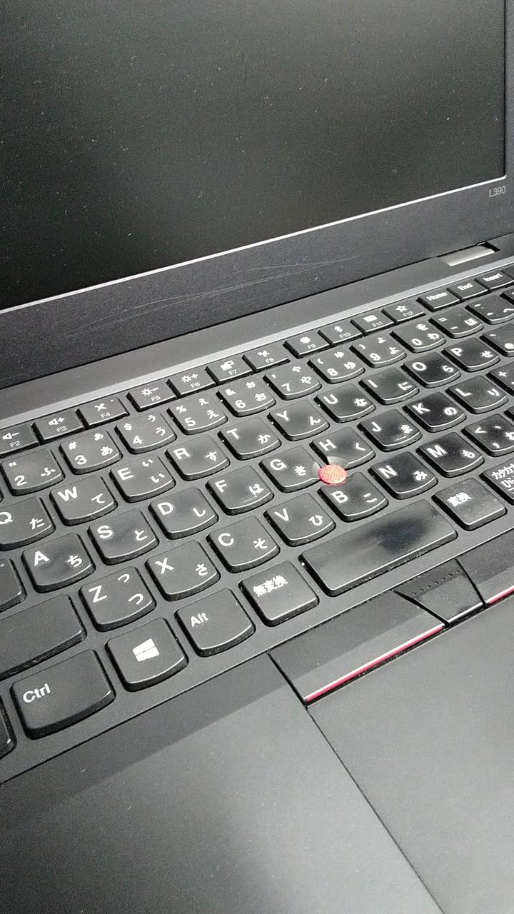 キーボードにテカリあります