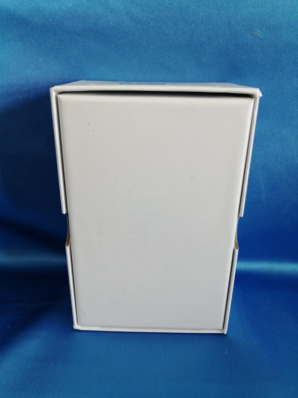 化粧箱に汚れあります