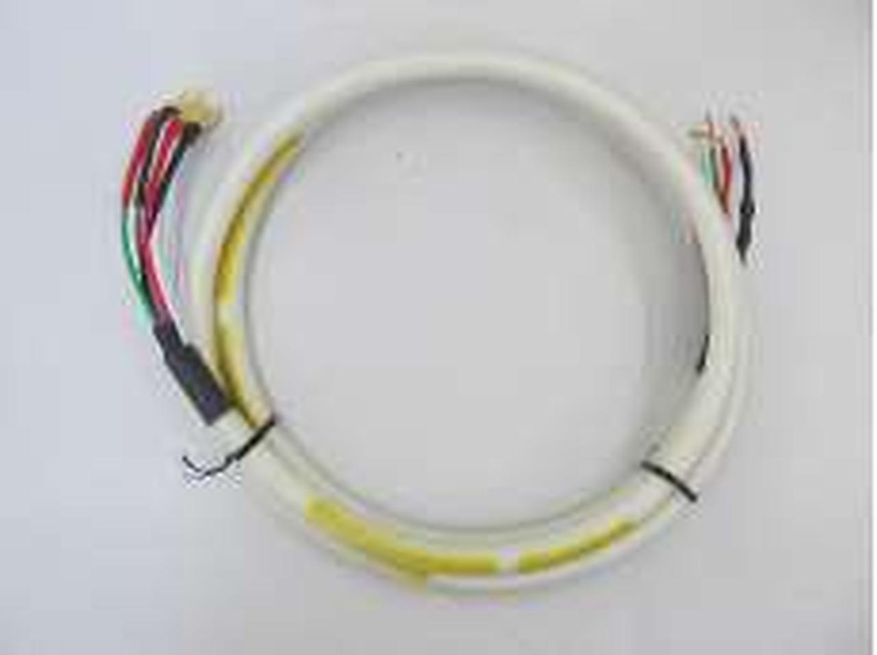 1枚目写真右側ケーブル