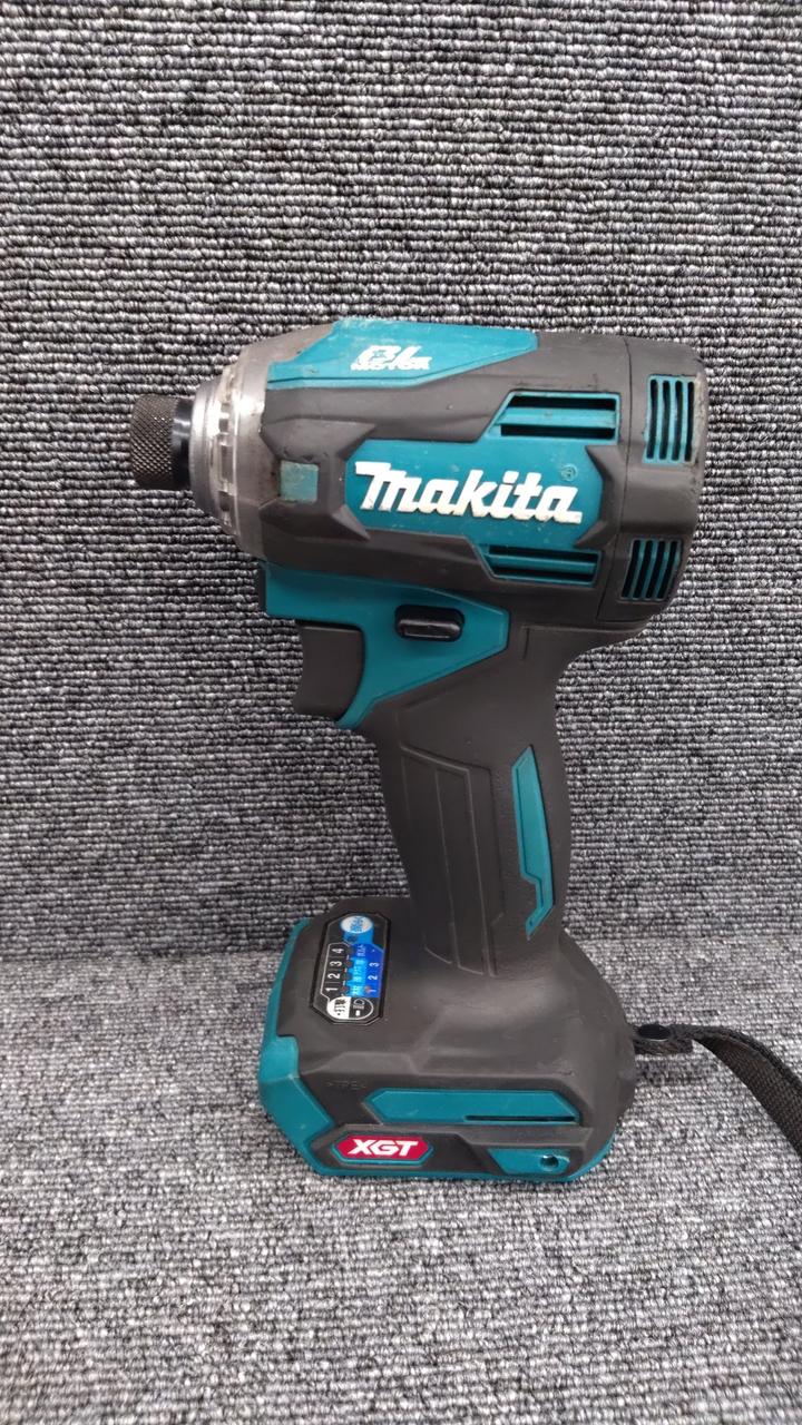 中古品 □ makita コードレス インパクトドライバー TD001GZO □ A □ ITWE7IRY8635 中古品】 マキタ(makita) コードレスインパクトドライバー TD001GZ