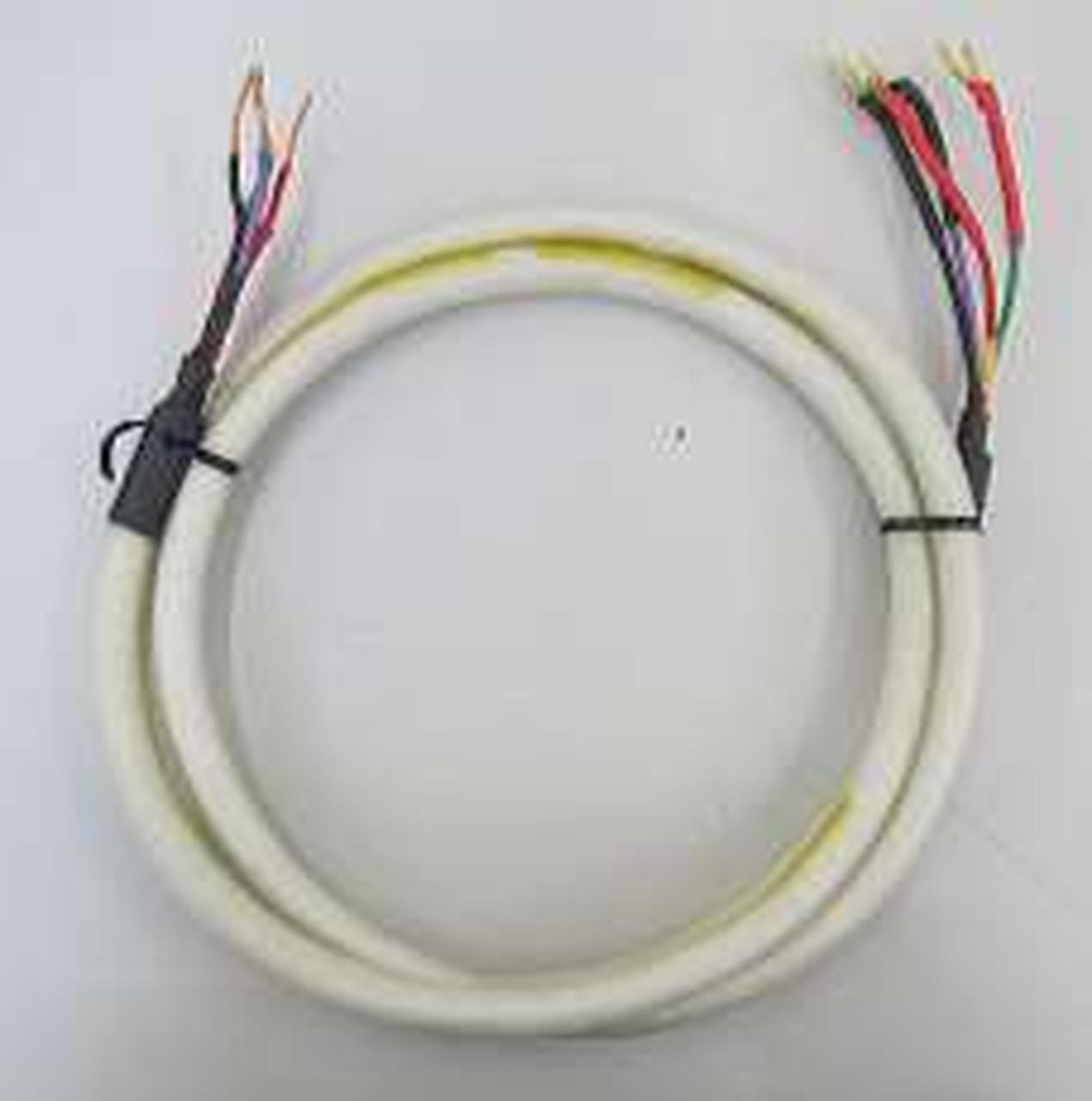 1枚目写真左側ケーブル