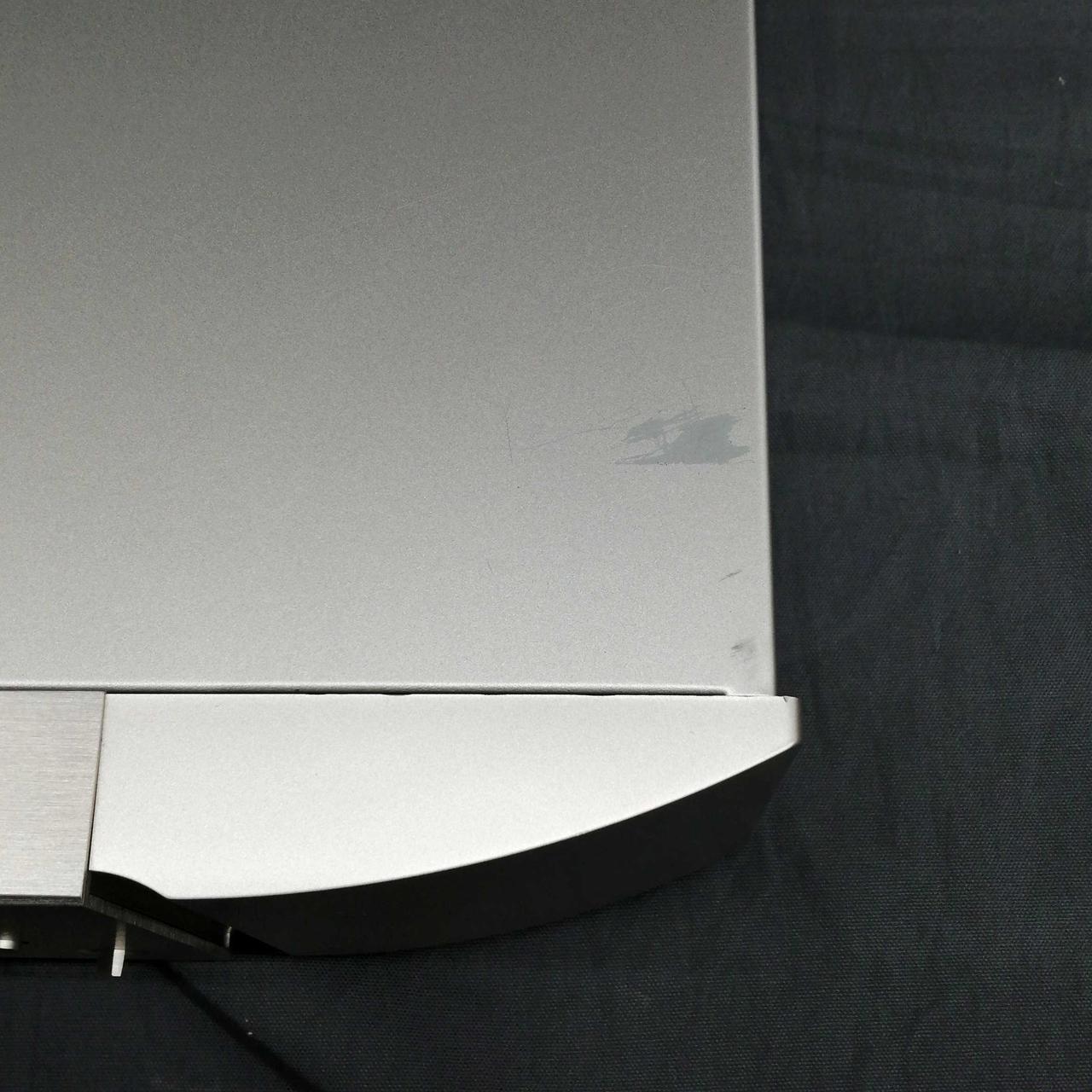 正面右下にキズあります