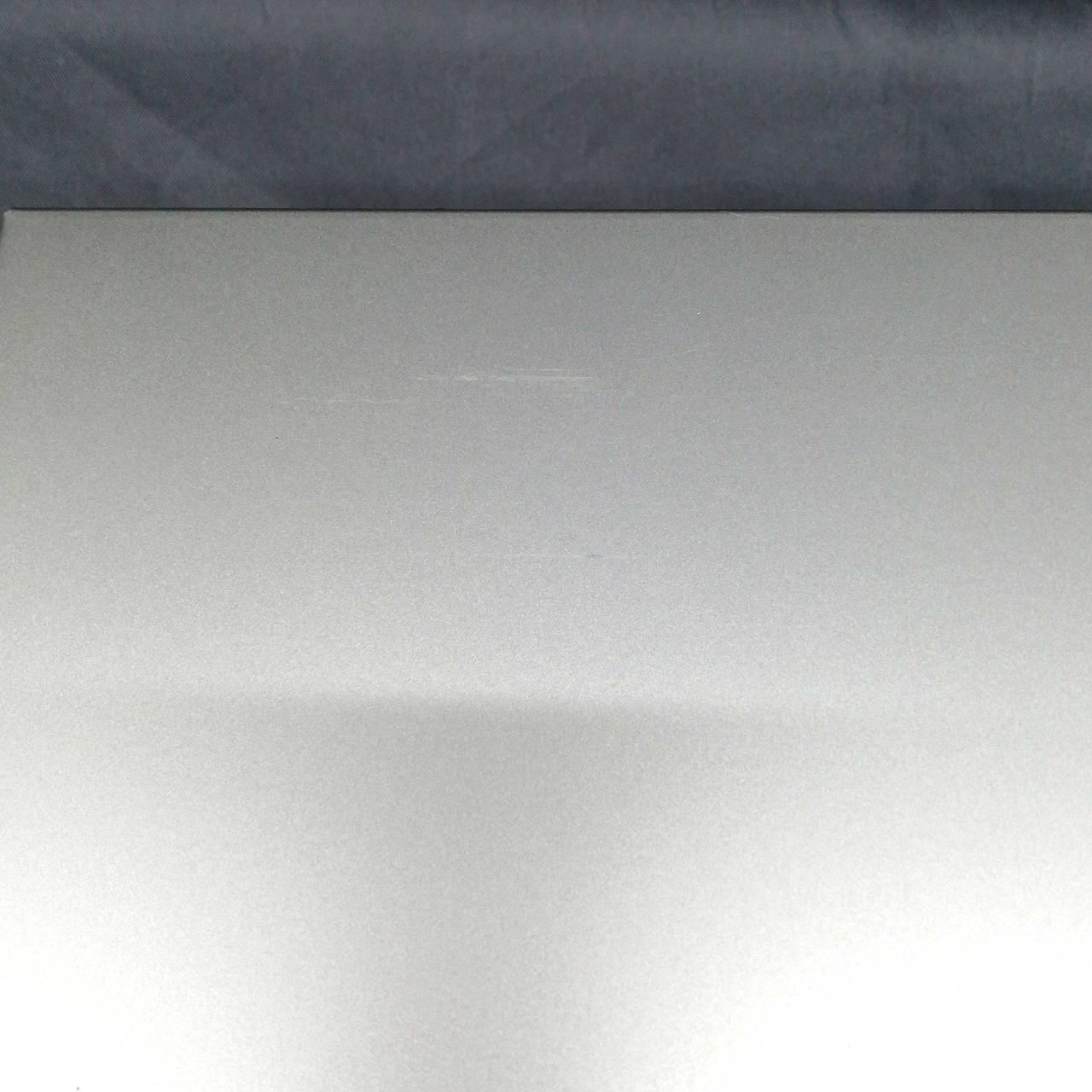 正面左奥にキズあります