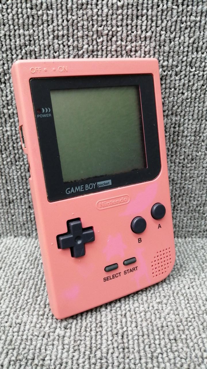 液晶画面内の外側に黒い靄あります