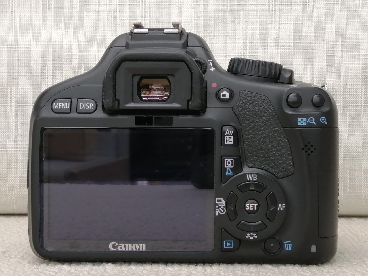 画面に、薄いキズあります