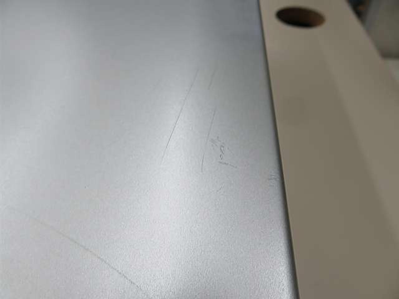 天板キズ・凹み有