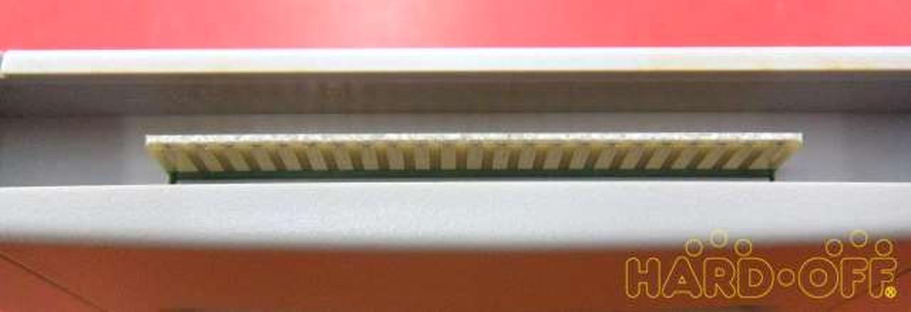 プラスチック部分にシミが有ります。