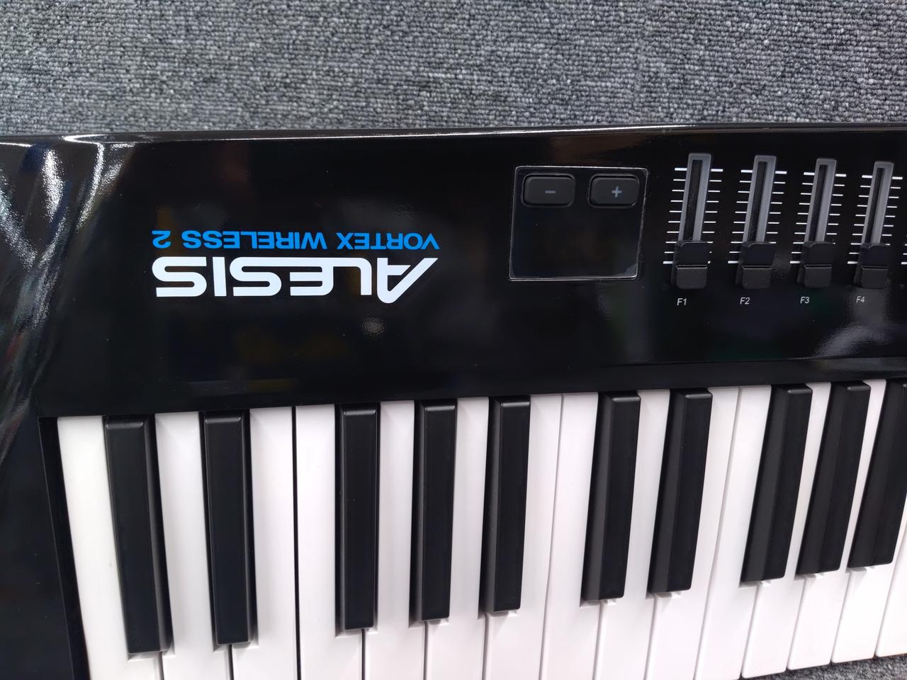 アレシス(ALESIS)|ショルダーMIDIキーボード|【ハードオフ公式通販
