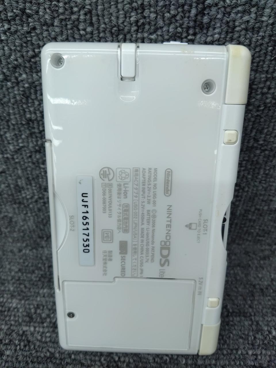 裏も全体的に黄色っぽいです。