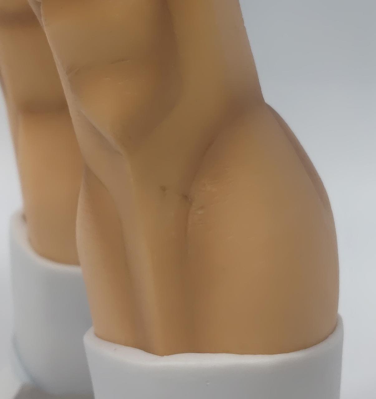 左足部分に汚れあり