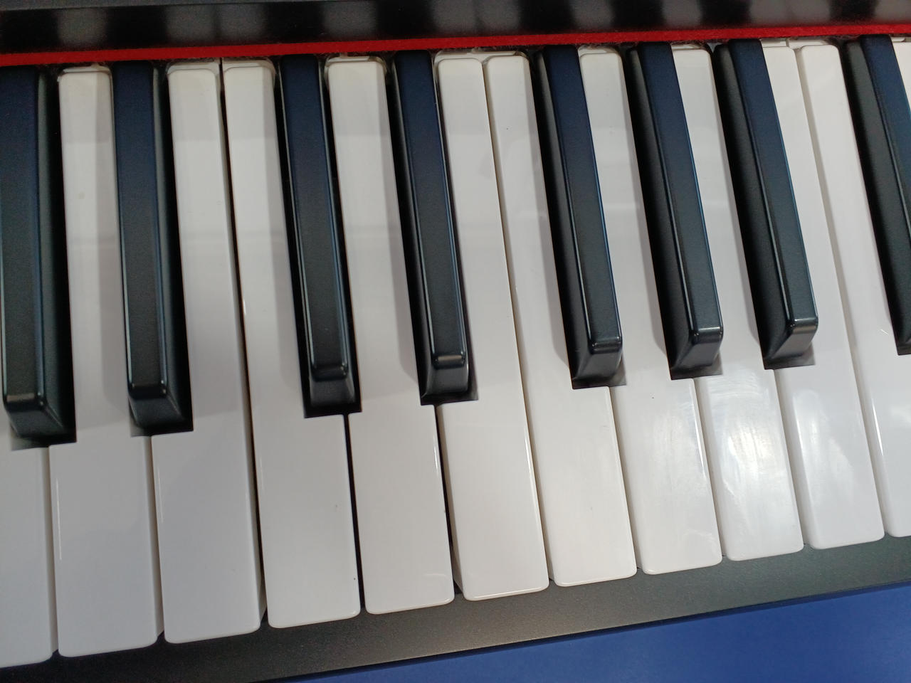 お値引きしました！　Yamaha NP-11 電子ピアノ Amazon.co.jp: YAMAHA 電子キーボード piaggero(ピアジェーロ