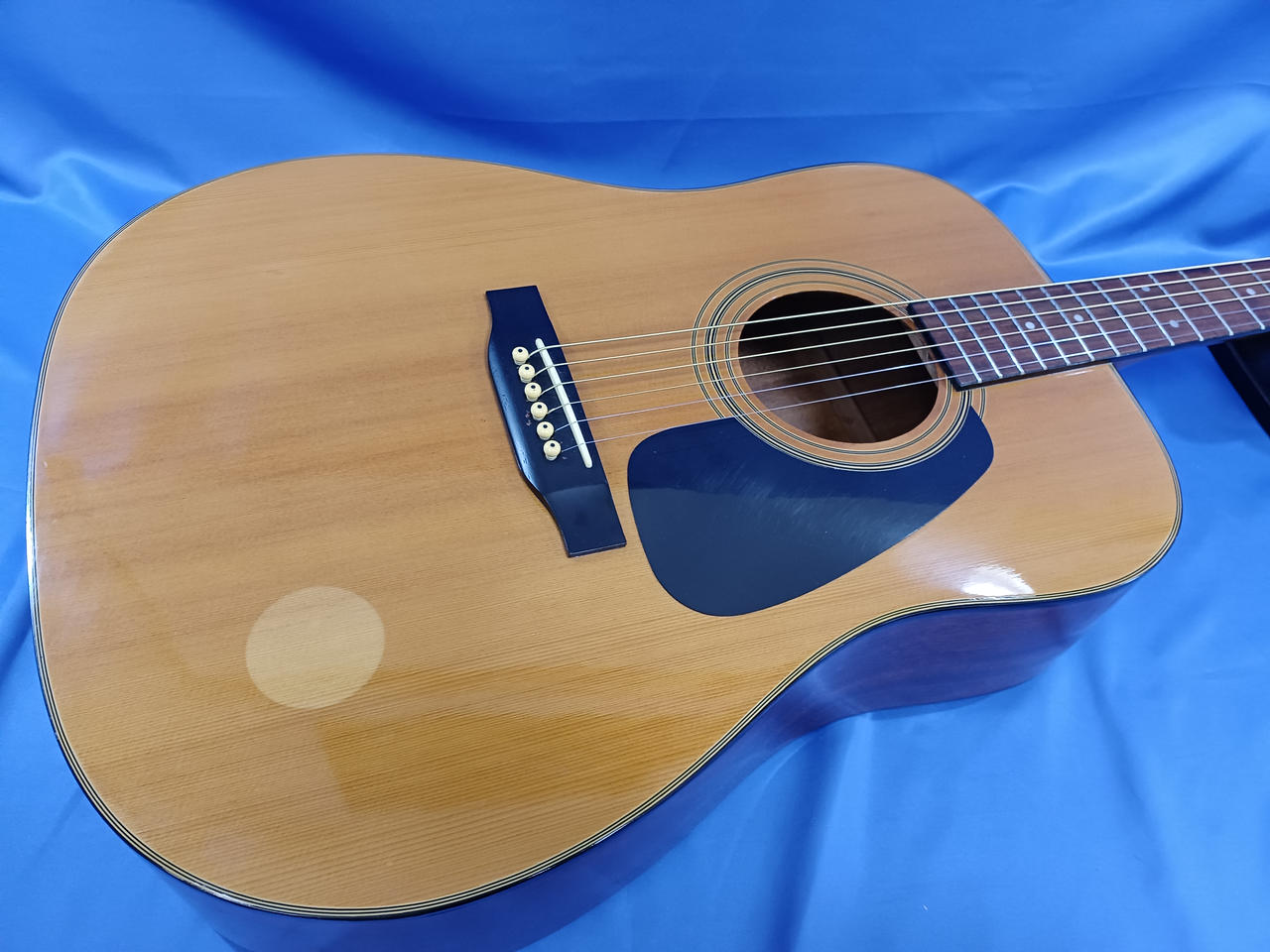 超美品ほぼ未使用Morris MD-251N アコースティックギター 高級感 超美品ほぼ未使用Morris MD-251N アコースティックギター