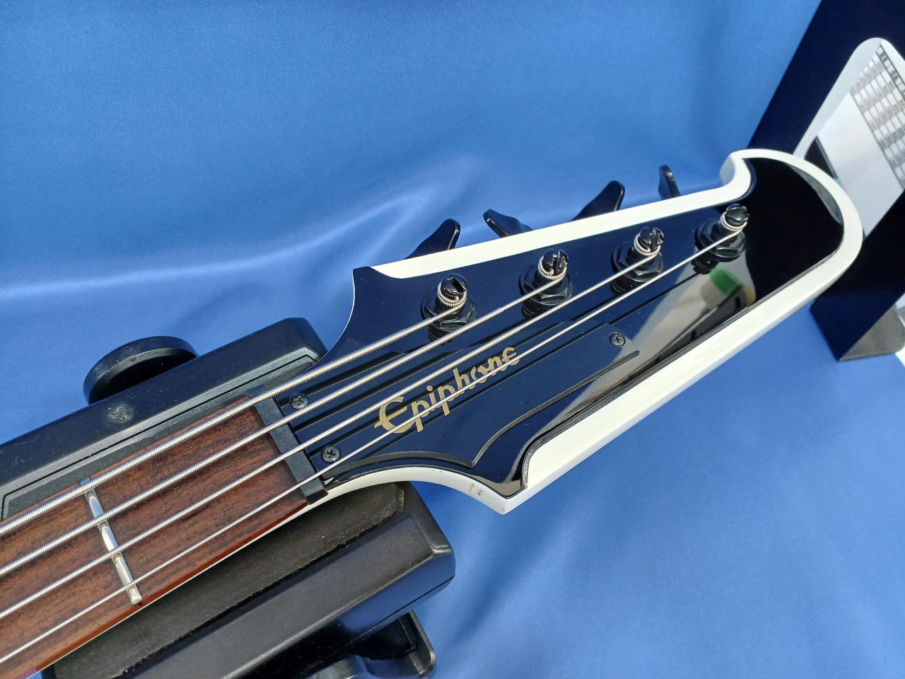 Epiphone エレクトリックベース ケース付き Epiphone エレキベース 赤 ソフトケース付 - メルカリ