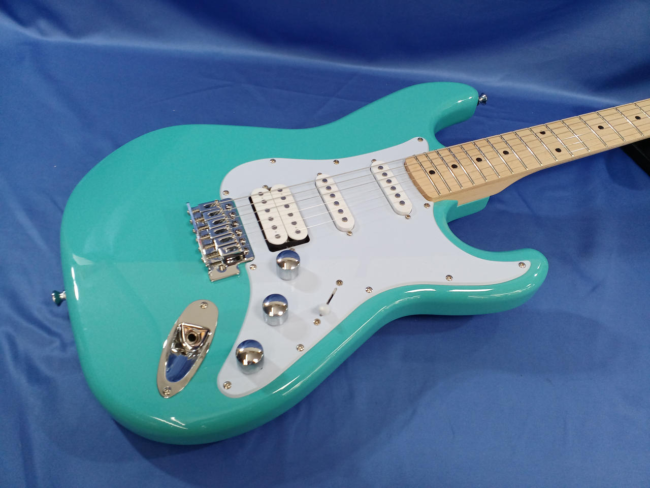 クレイマー Kramer エレキギター ストラトキャスター グリーン 美品 クレイマー(Kramer)|エレキギター|HARDOFFオフモール（オフモ