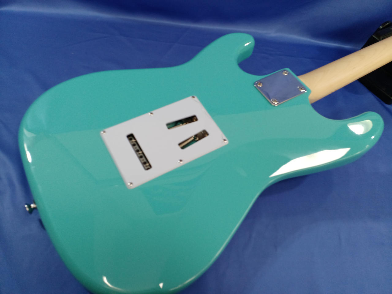 クレイマー Kramer エレキギター ストラトキャスター グリーン 美品 クレイマー Kramer エレキギター ストラトキャスター グリーン